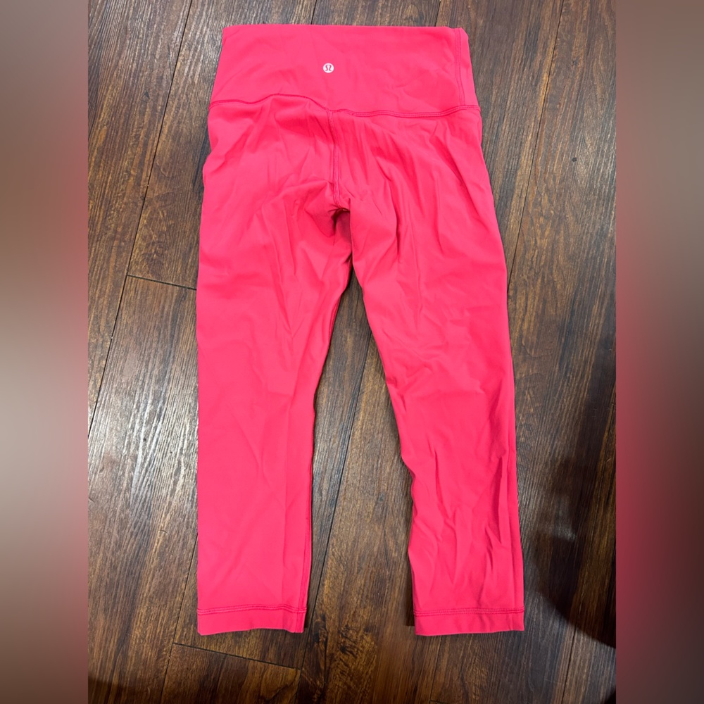 Lulu lemon crop size 6
